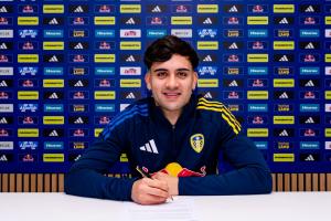 官方：切尔西终止租借博纳诺特，球员租借加盟利兹联