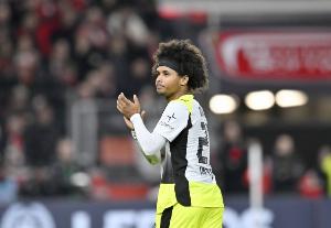 图片报:多特23岁边锋阿德耶米想转会,但已失去主力且无实质报价