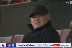 督战!鲁尼在现场观看曼联对阵富勒姆的英超联赛