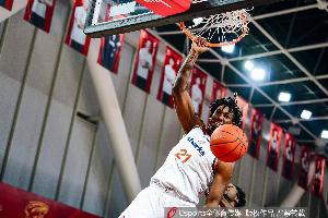 篮下巨无霸!怀特塞德11中7砍下16分8板2断3帽 抢下4前场板