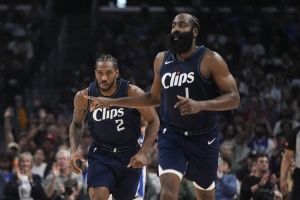 解说：快船球员没人跑得过马克西 小卡尽力开无双但纳斯太懂他了