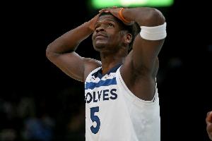 华子：输球责任在于我们自己 对手比赛节奏更流畅求胜欲也更强烈