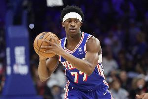 进攻没开！埃奇库姆半场表现稳健送5助攻 手感不佳6中1另有5分3板