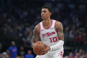 小贾巴里:有球员跌出轮换时会闷闷不乐 但这在我们这里不会发生