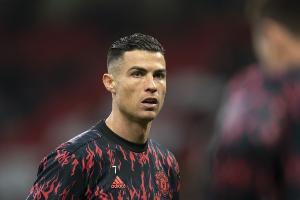 记者:曼联高层人士已明确表示,今夏不考虑签回C罗