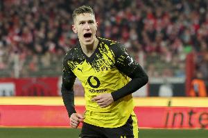 落后拜仁6分！图片报：施洛特贝克称要争冠 多特高层则回避此话题