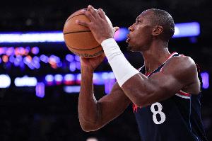 指望不上!克里斯·邓恩半场3投0中仅靠罚球拿到2分 正负值-13