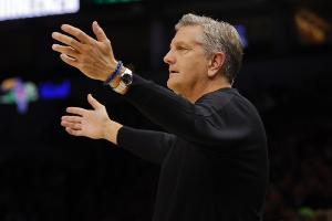 如何唤醒球队的竞争力？芬奇：去问球员 责任在他们自己身上