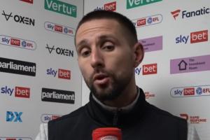 是徐彬吗？巴恩斯利主帅：冬窗本想再引进一名球员，但没能成功