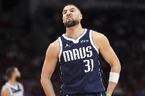 本赛季掉出首发！美记：独行侠愿意听取关于克莱·汤普森的报价！