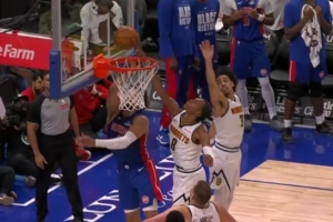 不必慌张！坎宁安助攻哈里斯三分&上篮造成干扰球稳住局势