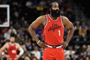 哈登近三次换队都是迫不得已？生涯末期他只要养老合同&夺冠机会