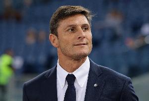 萨内蒂:本赛季和20冠赛季很相似,国米球迷丢烟花事件让我很遗憾 萨内蒂:本赛季和20冠赛季很相似,国米球迷丢烟花事件让我很遗憾