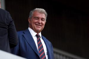 拉波尔塔:期待诺坎普举办欧冠决赛和世界杯决赛,我们将努力实现