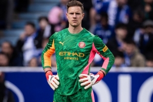 德科谈特尔施特根外租后受伤:为他感到遗憾,但伤病难以避免