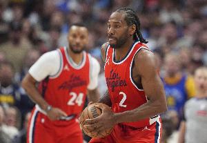 老队友并肩作战！伦纳德和鲍威尔全明星分组再次成为队友