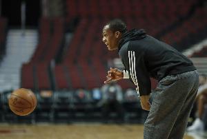 罗林斯：隆多非常接地气 能和他交流建立关系真的很棒