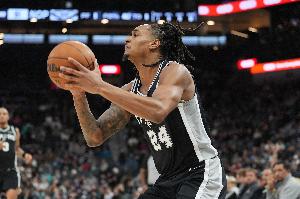 就你拉胯！瓦塞尔全场没有手感 出战25分钟10中2&三分7中1