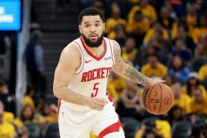 斯通：我们相信范弗里特未来仍将是球队的重要支柱！