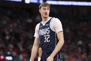 打得挺艰难！弗拉格上半场13中5得10分3板2助2断 正负值-18最低