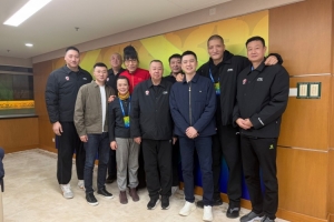 观战CBA俱乐部杯！杨鸣：感谢巴特尔会长邀请 祝内蒙篮球越来越好