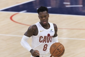 施罗德:我们半场限制对手得分在50以下 在国王很久没做到过这点