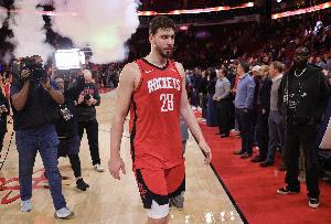 乌度卡谈申京命中率低：不止是他 球员们普遍被进攻支配了比赛