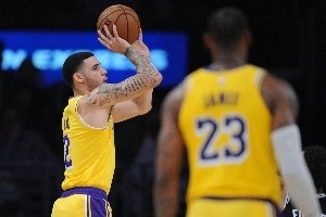 湖媒：勇士那样为了交易而交易不可取 湖人应在买断市场签下鲍尔