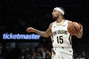 迈克·布朗：阿尔瓦拉多将带来坚韧与能量 他能防守/冲筐/投篮