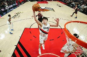 【菜鸟】杨瀚森垃圾时间2分1板奎因17分8板 考德威尔14分14板转正