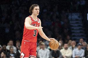 场均18.6分8.6板8.8助！明天公牛迎战掘金 吉迪因腿筋伤势缺阵