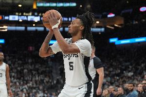 卡斯尔成为NBA历史第三年轻的40分三双先生 仅次于詹姆斯东契奇