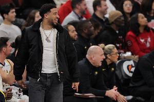 哈利伯顿：我没有复出压力 刚开始打3对3和4对4&还在慢慢恢复