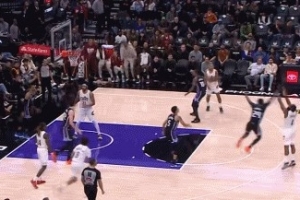 追击！哈登外线出手三分命中 帮助骑士反超1分