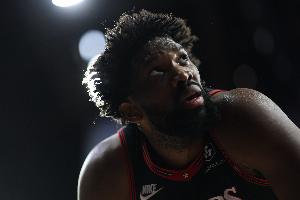 明日76人对阵开拓者！恩比德因伤病管理出战成疑