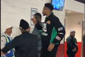 字母哥现身观战超级碗 赛后他疑似迷路&和球迷们一起走路离开