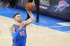 7大将缺席！美记：NBA正在调查雷霆上周对阵马刺球员伤缺情况