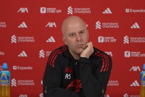 残酷！斯洛特：比赛剩7分钟我们只落后曼城5分，结束后变成了11分