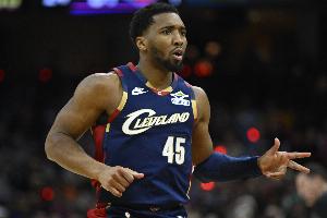 罚球准绝杀！米切尔23中11砍下32分1板10助2断2帽