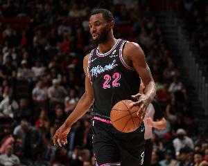 尽力了！维金斯18中9拿下26分5板2助1帽 末节独得11分