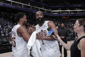 阿特金森：哈登和米切尔的沟通非常好 他俩都是注重细节的人