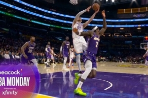 值！哈滕强攻造成范德比尔特犯规 湖人挑战成功取消犯规拿回球权