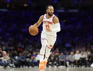 火力全开！布伦森半场13中8砍下20分 首节独得11分